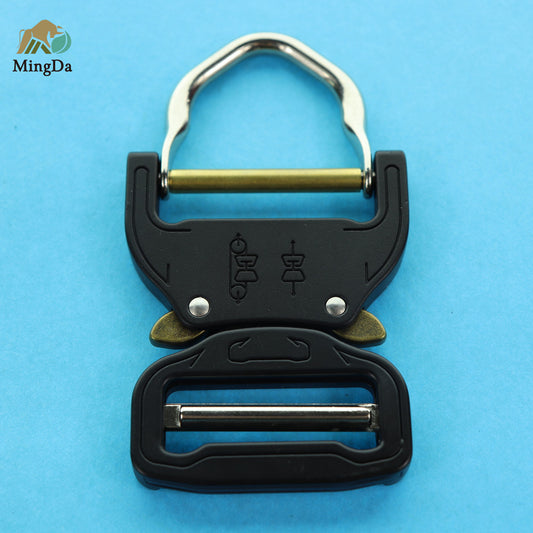 Cobra Buckle With D Ring